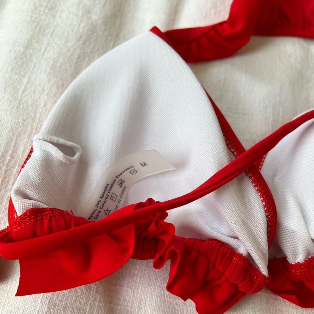 Red ruffle bikini - Picture 4 of 5